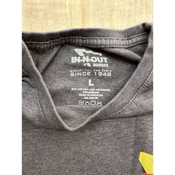 In N Out Burger Mens T Shirt Size L Black Cotton Fast Food American Crew Neck - Picture 3 of 6